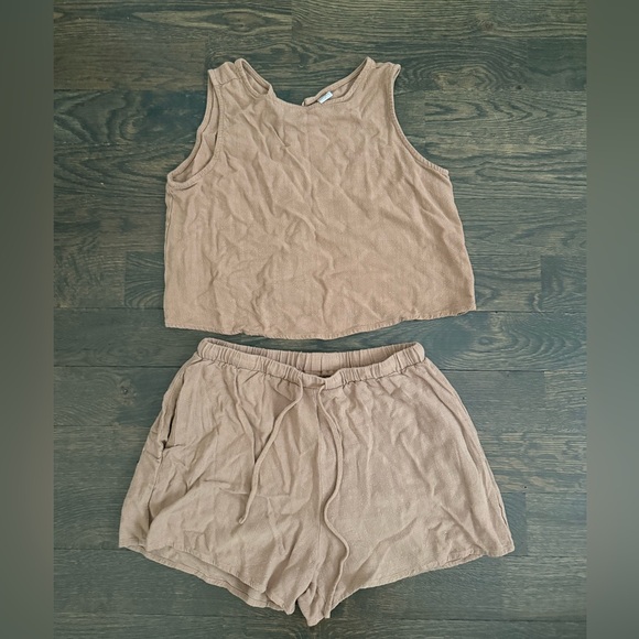 Tan Matching Set ☀️ - Picture 2 of 3